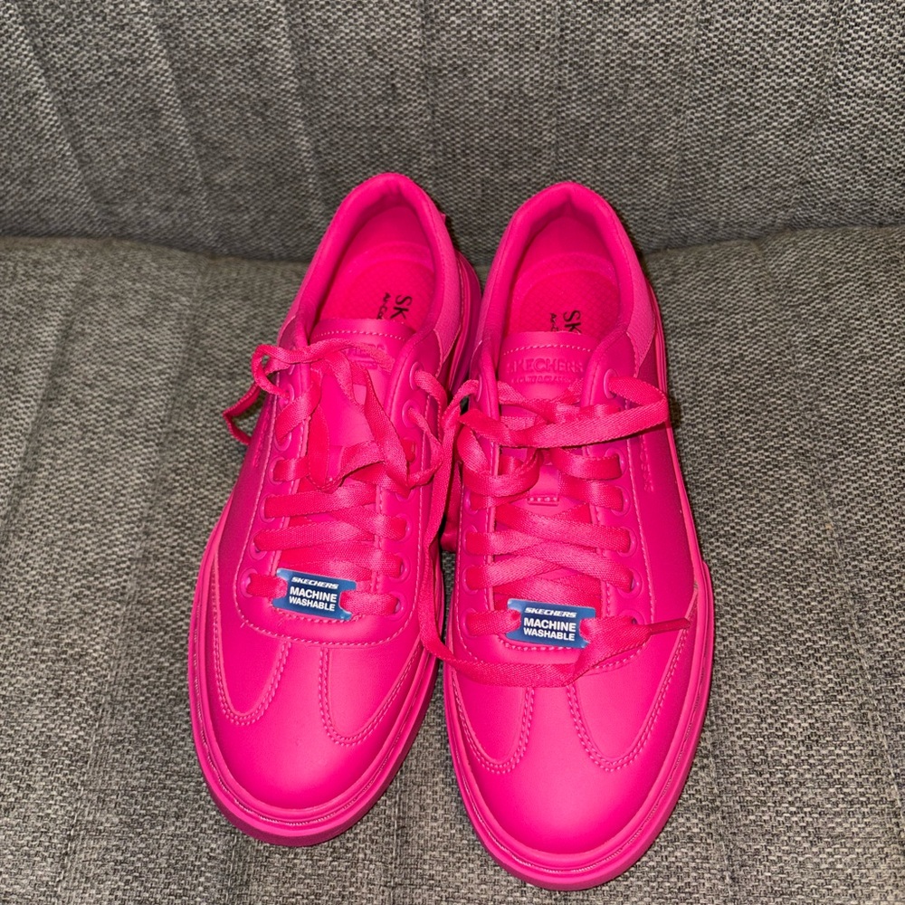 Pink sketchers size 8 NWT